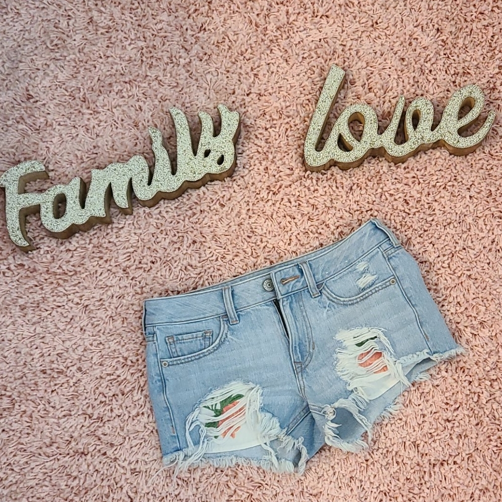 Express shortie low rise jean shorts.